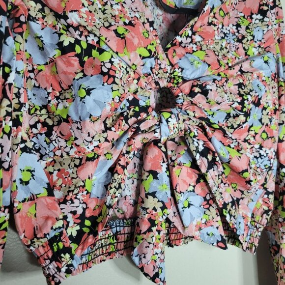 So Cropped Tie Floral Shirt Womens Medium Summer Boho Flirty Barbie - Picture 8 of 10